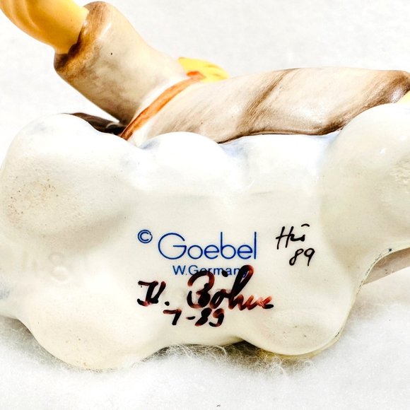 Goebel Hummel 481 "Love From Above" Angel Ornament - TMK-6 - Picture 10 of 10